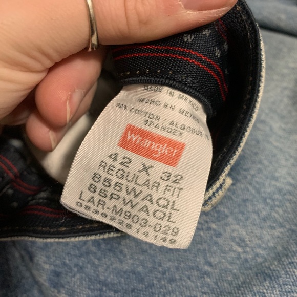 42x32 Reg Fit Wrangler Jeans - Picture 9 of 9